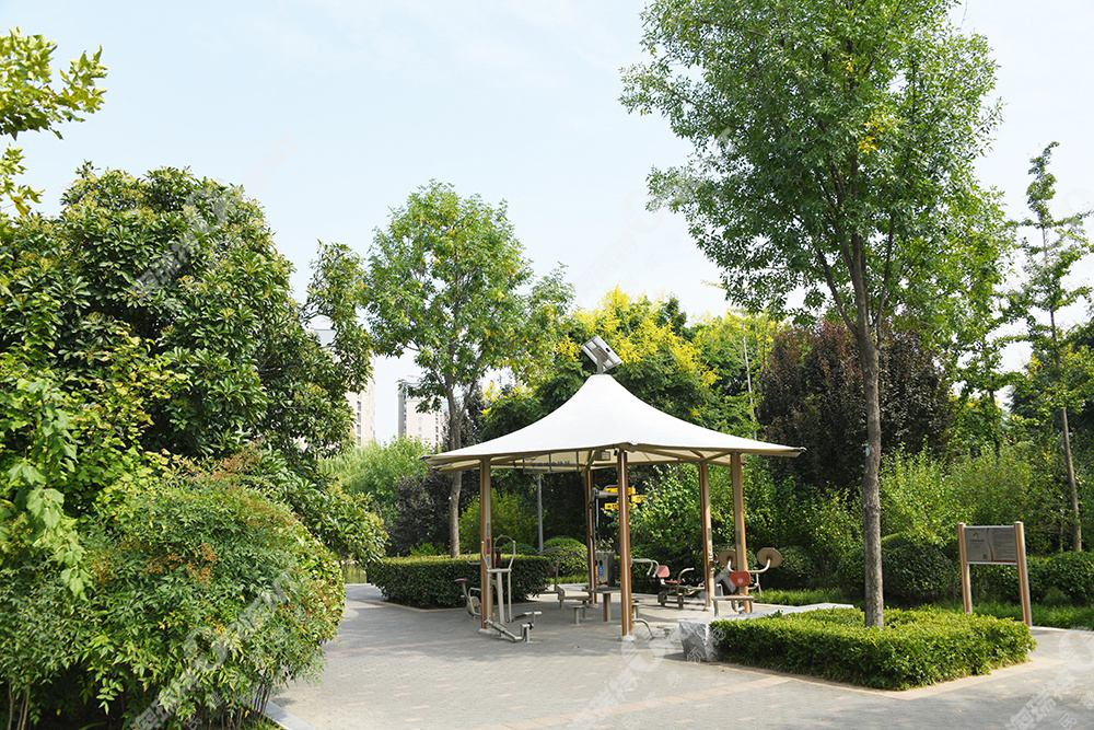 鄭東新區(qū)商務(wù)內(nèi)環(huán)路健身園